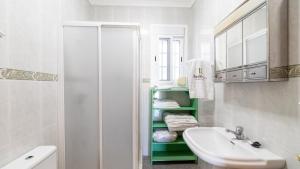A bathroom at Huerta del Chacho Ronda by Ruralidays