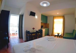 Gallery image of Tersanas Beach Lodges in Tersanas