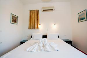 Gallery image of Tersanas Beach Lodges in Tersanas