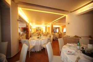 Restoran atau tempat lain untuk makan di Hotel Villaggio Old River