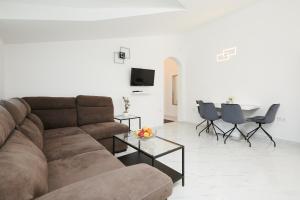 Posedenie v ubytovaní Fratelli apartments