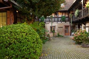 Zahrada ubytování La Cour de Lise Maison D'Hôtes et SPA