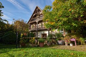 Zahrada ubytování La Cour de Lise Maison D'Hôtes et SPA