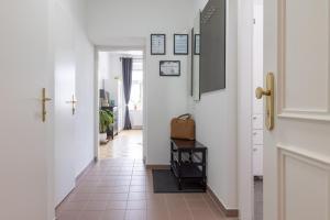 Zdjęcie z galerii obiektu Yeshello Vienna Central Station Apartment w Wiedniu