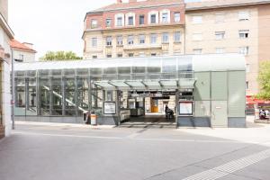 Budynek, w którym mieści się apartament