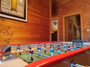 Herňa v ubytovaní ⁂⁂ LE NID DE PIERRE & JULIE [CLEDICIHOME] 2 pas du centre ville / SPA & TERASSE AMENAGEE ⁂⁂