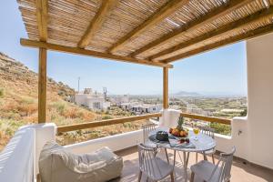 Снимка в галерията на Naxos Pantheon Luxury Apartments в Agkidia
