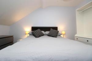 Φωτογραφία από το άλμπουμ του Entire penthouse apartment with sea views Portrush σε Portrush +21 φωτογραφίες