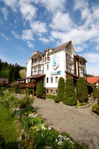 Budova, kde se penzion – hostinec nachází + 37 fotografií