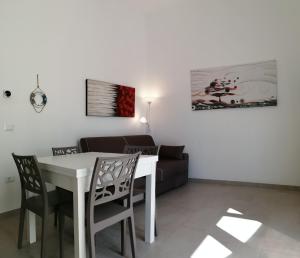A seating area at Residence Valentina int 4 - Rooftop Sea View Infinity Pool