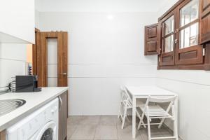 Kuchyňa alebo kuchynka v ubytovaní Modern Cozy flat in Granada's city centre 1