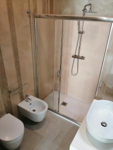 A bathroom at Residence Valentina int 4 - Rooftop Sea View Infinity Pool