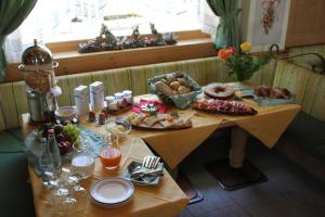 Toit of the bed and breakfast aladel või selle läheduses
