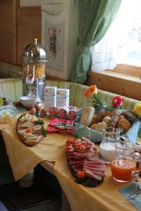 Toit of the bed and breakfast aladel või selle läheduses