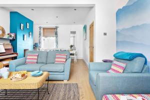 Gallery image of The Terrace - Light, bright characterful coastal home with parking near beaches in Teignmouth