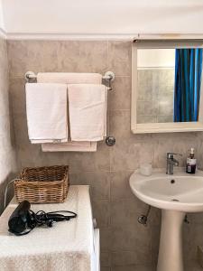 A bathroom at Venetia apartment
