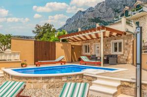 Bazén v ubytovaní Villa Anima in Makarska, private pool alebo v jeho blízkosti