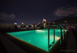Bazén v ubytování The Crystal Beach Hotel nebo v jeho okolí