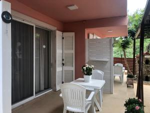A balcony or terrace at Plaisir Rooms
