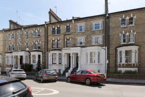Gallery image of Spacious 3 bedroom flat with terrace in London