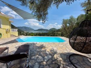 Gallery image of Villa Sunrise with stunning views and private pool in Katokhórion