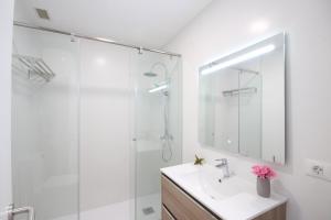 A bathroom at Apartment Discover Las Americas