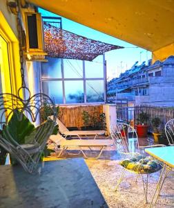 Bazén v ubytovaní Koukaki sunshine roof apartment alebo v jeho blízkosti