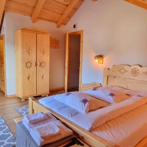 Tempat tidur dalam kamar di Casa Bună Fundățica