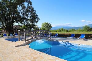 Bazén v ubytování Tskaltubo village - nature resort nebo v jeho okolí
