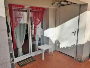 Fotografia z galérie ubytovania Au doux refuge, charmant T2 bis, parking gratuit, proche thermes, 6 personnes v destinácii Bagnères-de-Luchon