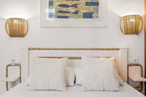 Gallery image of Villa Gloria in Cala'n Bosch +13 photos