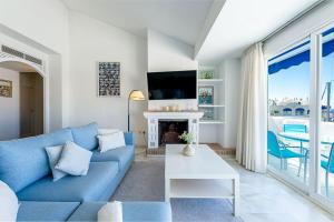 Bazén v ubytování PUERTO DE BENALMÁDENA APARTAMENTO VACACIONAL con VISTAS AL MAR Y YATES TRES HABITACIONES 2 BAÑOS nebo v jeho okolí