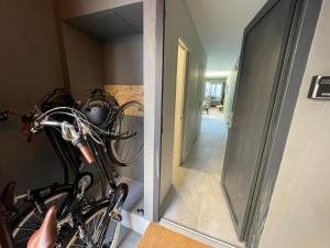 Posilňovňa alebo fitness centrum v ubytovaní Loft central climatisé avec verrière + 3 fotografie