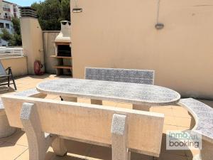 Balkón alebo terasa v ubytovaní Ático Green , con Piscina , Barbacoa y parking