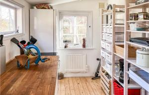 Mynd úr myndasafni af Beautiful Home In Löderup With Kitchen í Löderup