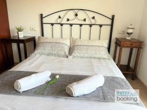 Posteľ alebo postele v izbe v ubytovaní Ático Green , con Piscina , Barbacoa y parking