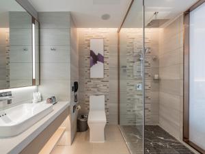 Koupelna v ubytování Lavande Hotel Qihe Economic Development Zone