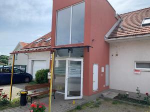 Budova, v ktorej sa apartmán nachádza