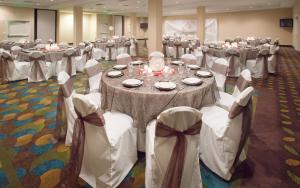 Εστιατόριο ή άλλο μέρος για φαγητό στο Holiday Inn Lincoln Southwest by IHG +23 φωτογραφίες