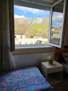 A general mountain view or a mountain view taken from a vendégházakat