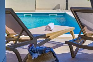 Het zwembad bij of vlak bij Apartment Zala with private pool