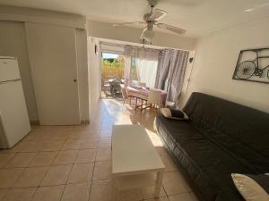 Fotografia z galérie ubytovania SUPERBE APPARTEMENT EN REZ DE JARDIN AVEC PARKING v destinácii Cap d'Agde