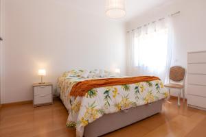 Postel nebo postele na pokoji v ubytování Foz Village Beach by Rent4All