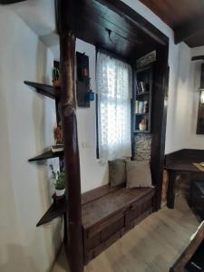 The library in the holiday home