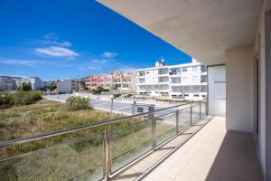 Balkón nebo terasa v ubytování Foz Village Beach by Rent4All