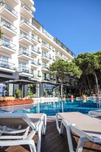 Bazén v ubytování VM Resort & SPA nebo v jeho okolí