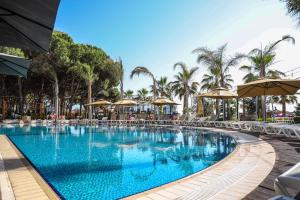 Bazén v ubytování VM Resort & SPA nebo v jeho okolí