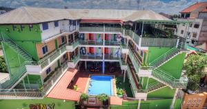 Piscina a The Funky Village o a prop