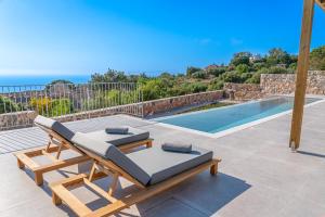 Bazén v ubytovaní Summer Breeze Villa alebo v jeho blízkosti