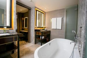 Ein Badezimmer in der Unterkunft Centara Grand At CentralWorld